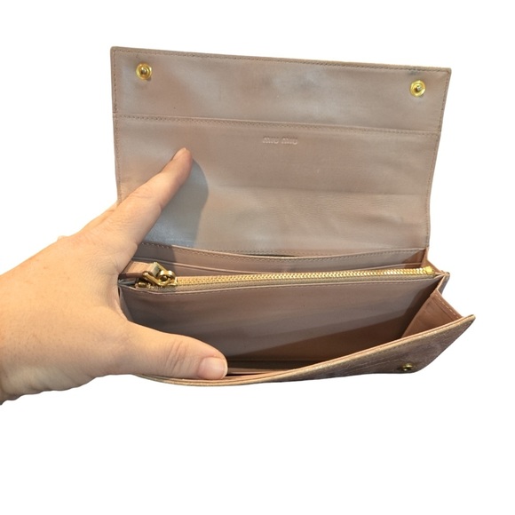 MIU MIU Pinkish/Beige Croc Embossed Leather Long Wallet, Authentic. EUC - Picture 6 of 6